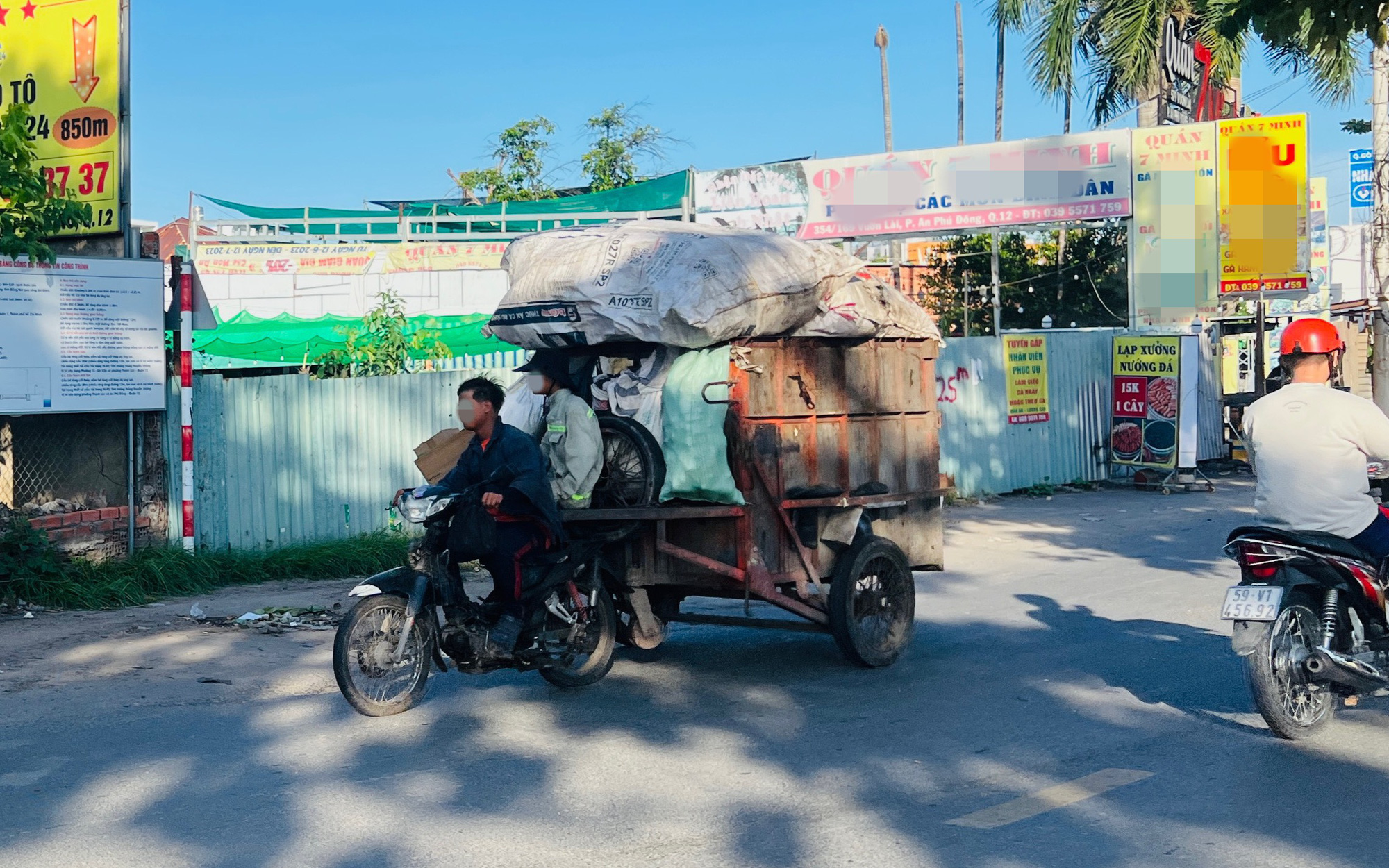 Xe cơ giới gom rác ở Đà Nẵng chỉ chịu thua 'đường không thể đi'- Ảnh 2. Chuyển đổi xe gom rác thô sơ sao cho phù hợp?