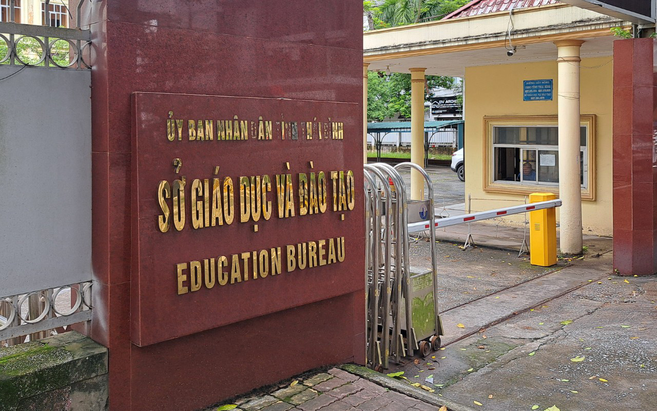 Bất thường điểm thi vào lớp 10 ở Thái Bình: Thanh tra làm việc cả ngày nghỉ để đảm bảo tiến độ- Ảnh 2. Điểm thi vào lớp 10 tại Thái Bình: Thấy điểm thấp bất thường nhưng không phúc khảo