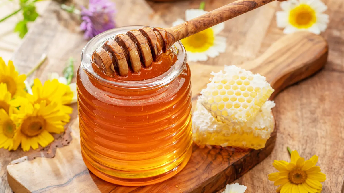 Có nên uống nước chanh mật ong mỗi ngày? - Ảnh 2.