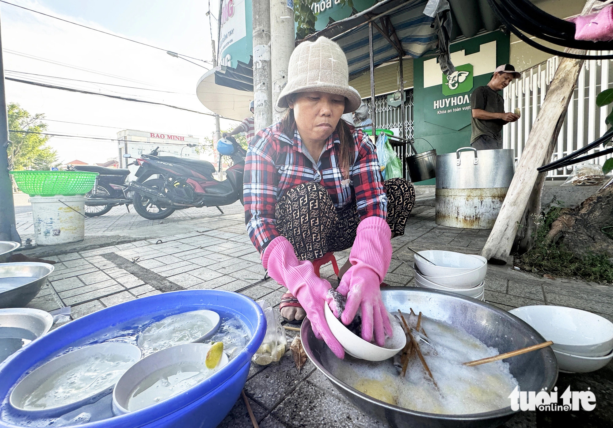 Tiếp sức đến trường: Hai người mẹ quần quật giữa đời, hai HS giỏi tỉnh tiến vào Bách Khoa Đà Nẵng- Ảnh 6.