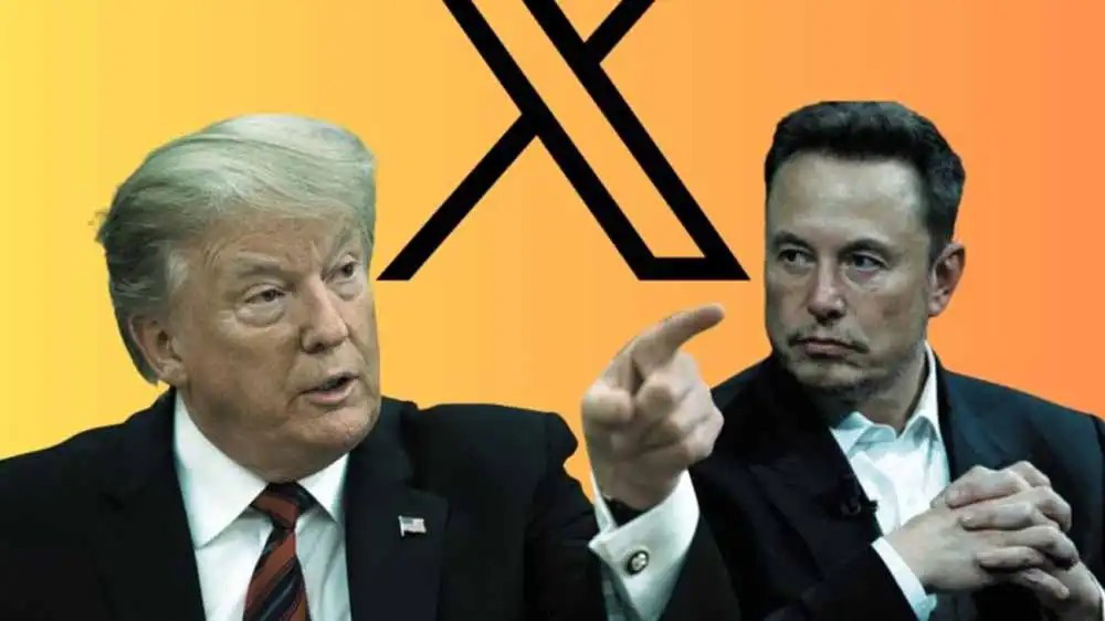 Tỉ phú Elon Musk phỏng vấn trực tuyến cựu Tổng thống Mỹ Donald Trump trên mạng xã hội X - Ảnh: AFP