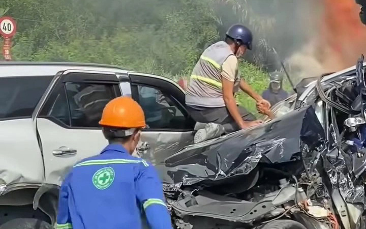 Sau vụ tông xe liên hoàn cầu Phú Mỹ: Chia sẻ kinh nghiệm xuống dốc cho tài xế xe tải trọng lớn- Ảnh 5. Vụ tông xe liên hoàn ở cầu Phú Mỹ: Xe tải gây tai nạn vi phạm tải trọng
