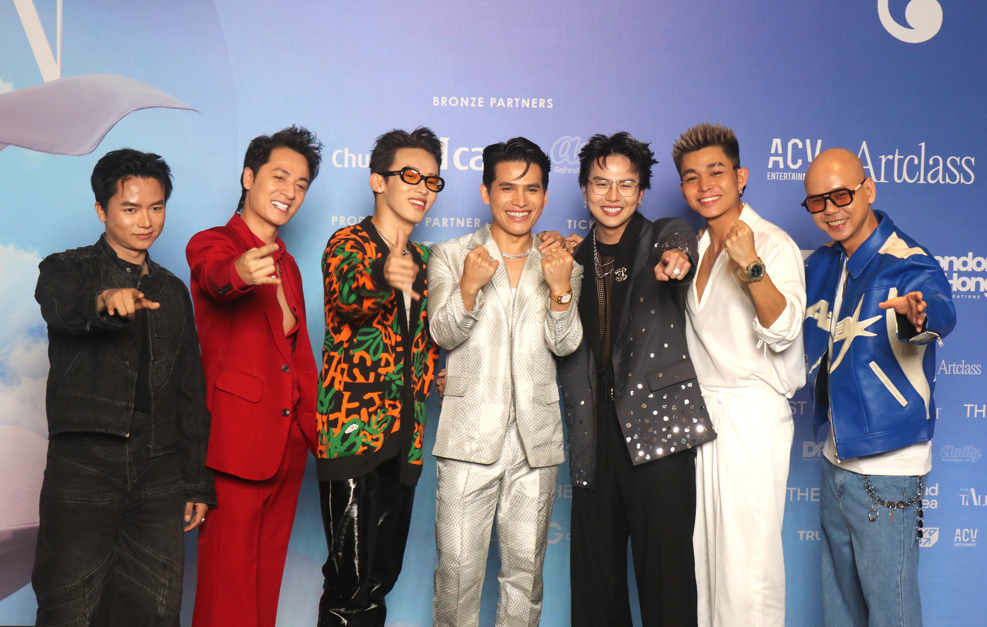 शो  Quốc Thiên 'yêu mùa thu Hà Nội và Đà Lạt', làm concert có cả Bằng Kiều, Uyên Linh- Ảnh 1.