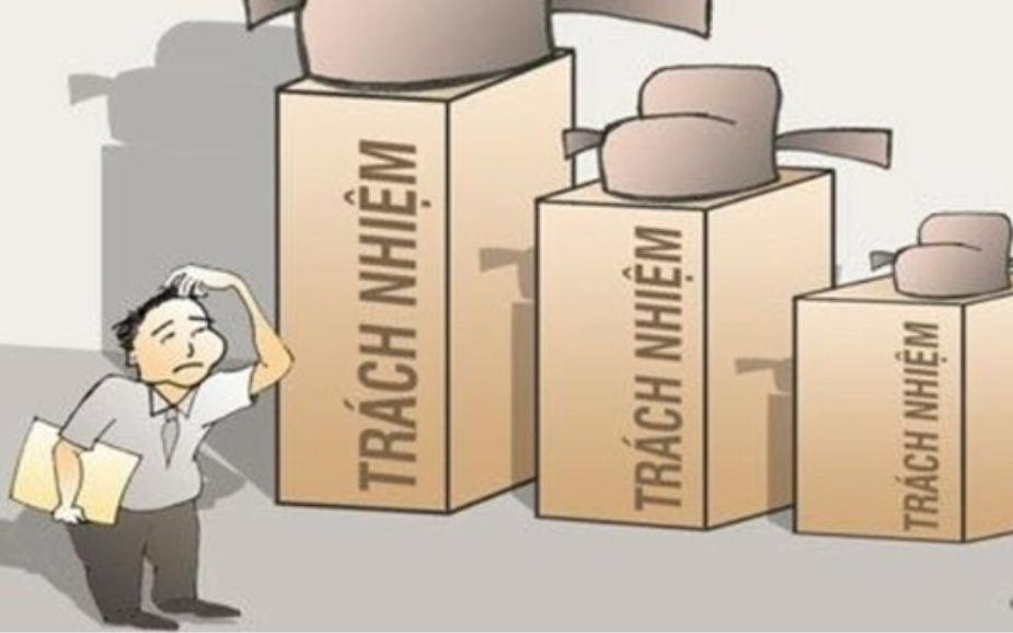 Bộ Nội vụ phản hồi việc đình chỉ chức vụ, công tác với cán bộ bị điều tra, khởi tố, chờ xử lý - Ảnh 2.