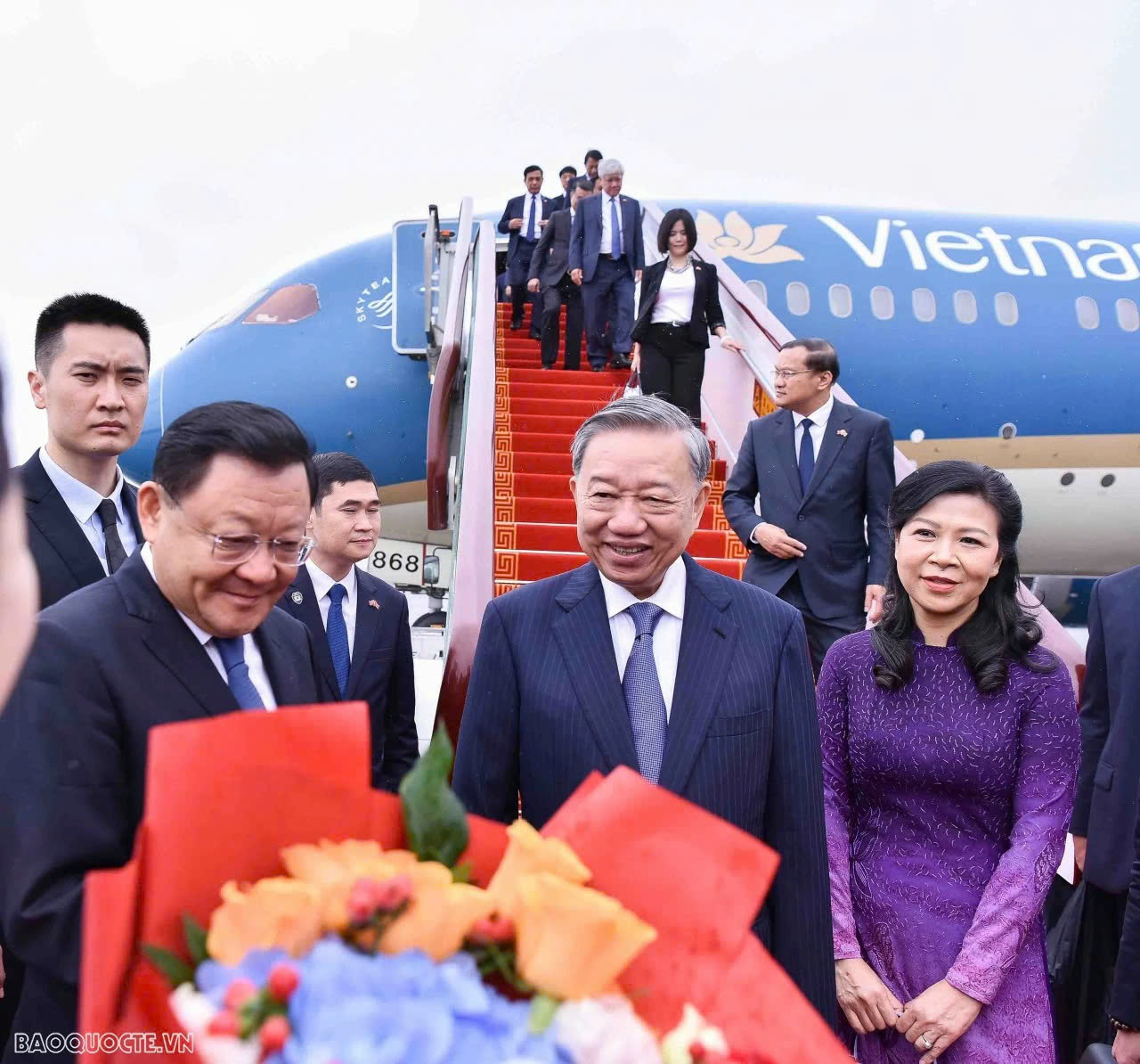 Tổng Bí thư, Chủ tịch nước Tô Lâm và phu nhân đến Quảng Châu, bắt đầu thăm Trung Quốc - Ảnh 2.