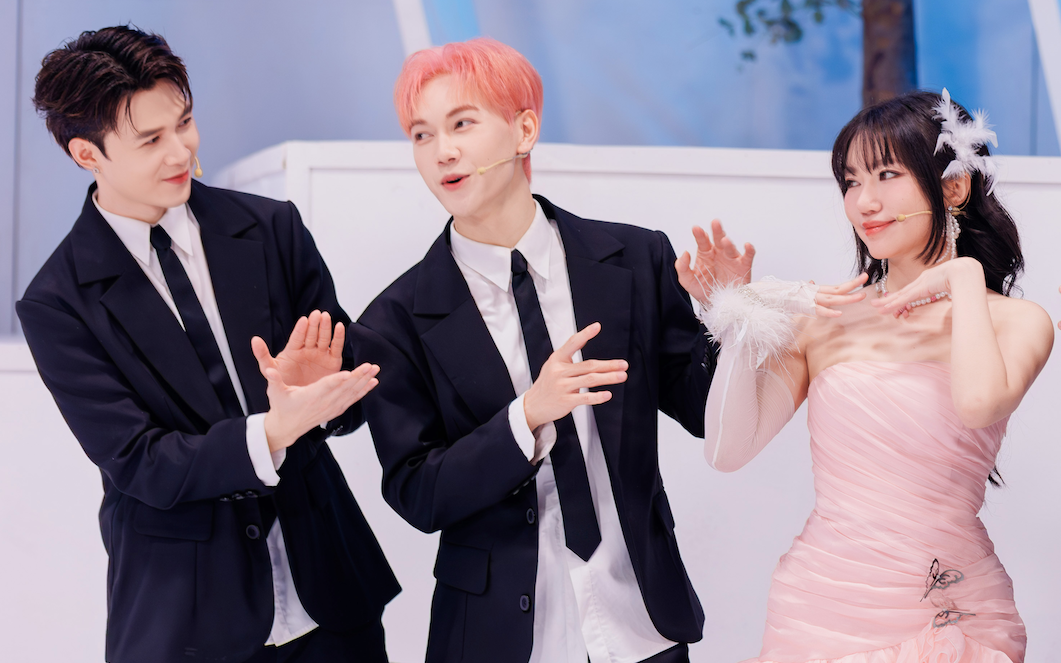 Bất ngờ Quân A.P và HIEUTHUHAI lại được nhắc nhiều ở Anh trai say hi- Ảnh 7. Tin tức xem nghe cuối tuần: Anh trai say hi bùng cháy cùng dàn khách mời nữ