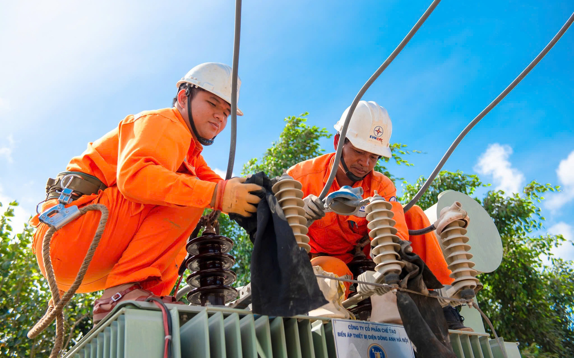 TP.HCM bắn pháo hoa tại 2 điểm mừng Quốc khánh 2-9 - Ảnh 2.