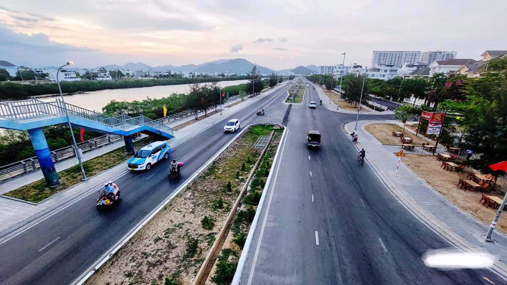 Xử lý nghiêm môi giới chia sẻ thông tin sai sự thật về bất động sản Khánh Hòa - Ảnh 2.