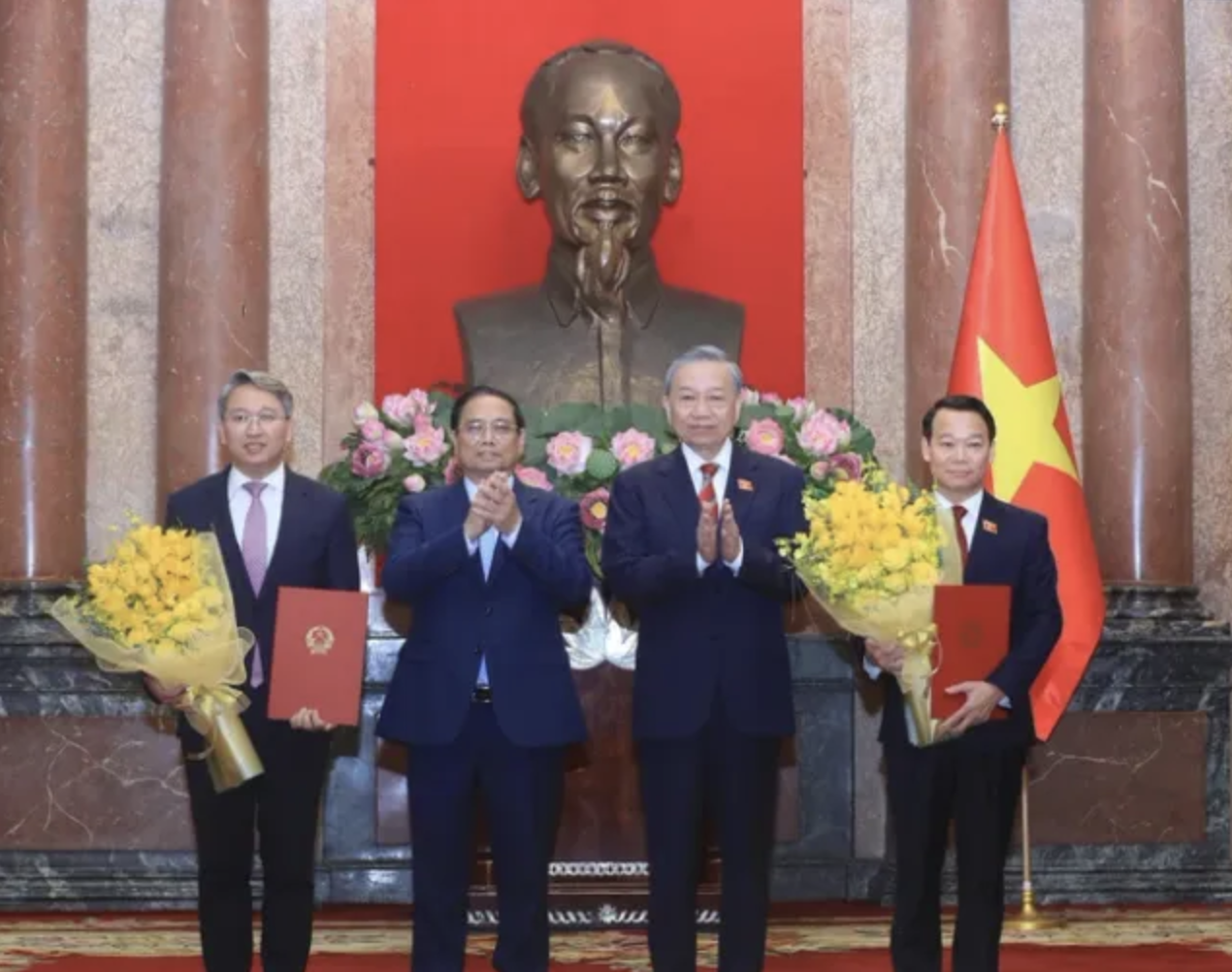 Tổng Bí thư, Chủ tịch nước Tô Lâm trao quyết định bổ nhiệm 3 Phó thủ tướng, 2 bộ trưởng - Ảnh 3.