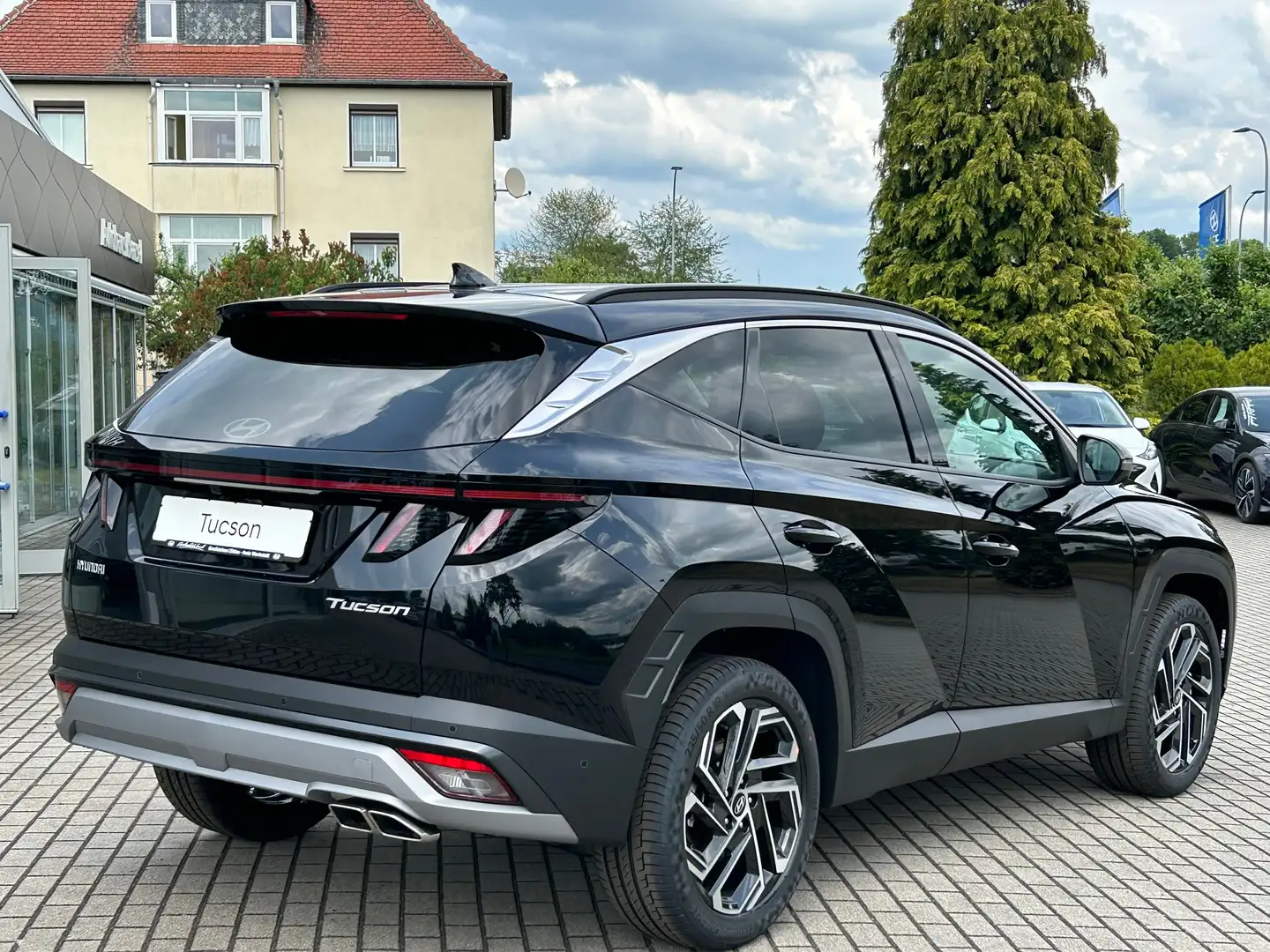 Hyundai Tucson giảm giá hơn 30 triệu đồng tại đại lý: Chỉ còn 2 bản, dễ dọn kho chờ bản nâng cấp mới ra mắt đấu CX-5- Ảnh 4. Hyundai Tucson giảm giá hơn 30 triệu đồng tại đại lý: Chỉ còn 2 bản, dễ dọn kho chờ bản nâng cấp mới ra mắt đấu CX-5- Ảnh 4.