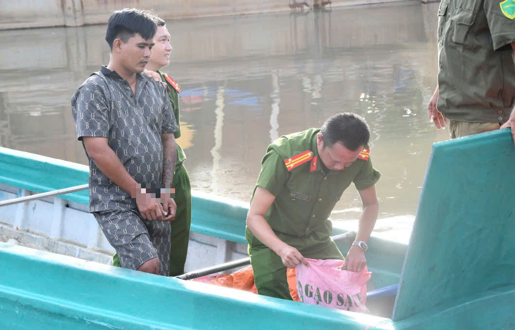 Vụ bảo kê mặt biển: Bắt thêm 7 nghi phạm bao chiếm biển ở Hòn Đất - Ảnh 2.