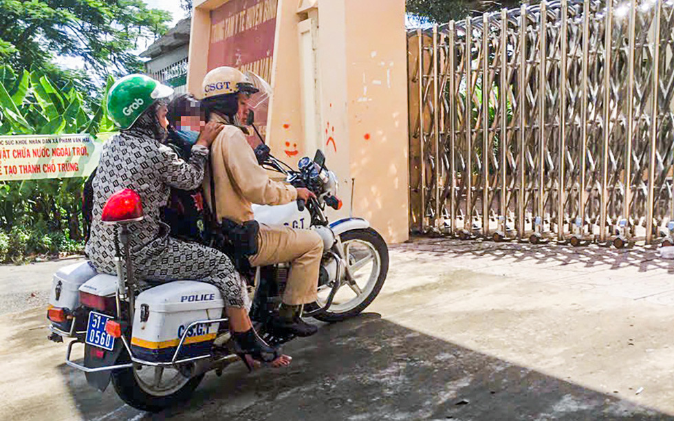 Nữ điều dưỡng kịp thời cứu sống một phụ nữ bị tai nạn nằm bất tỉnh trên đường - Ảnh 2.