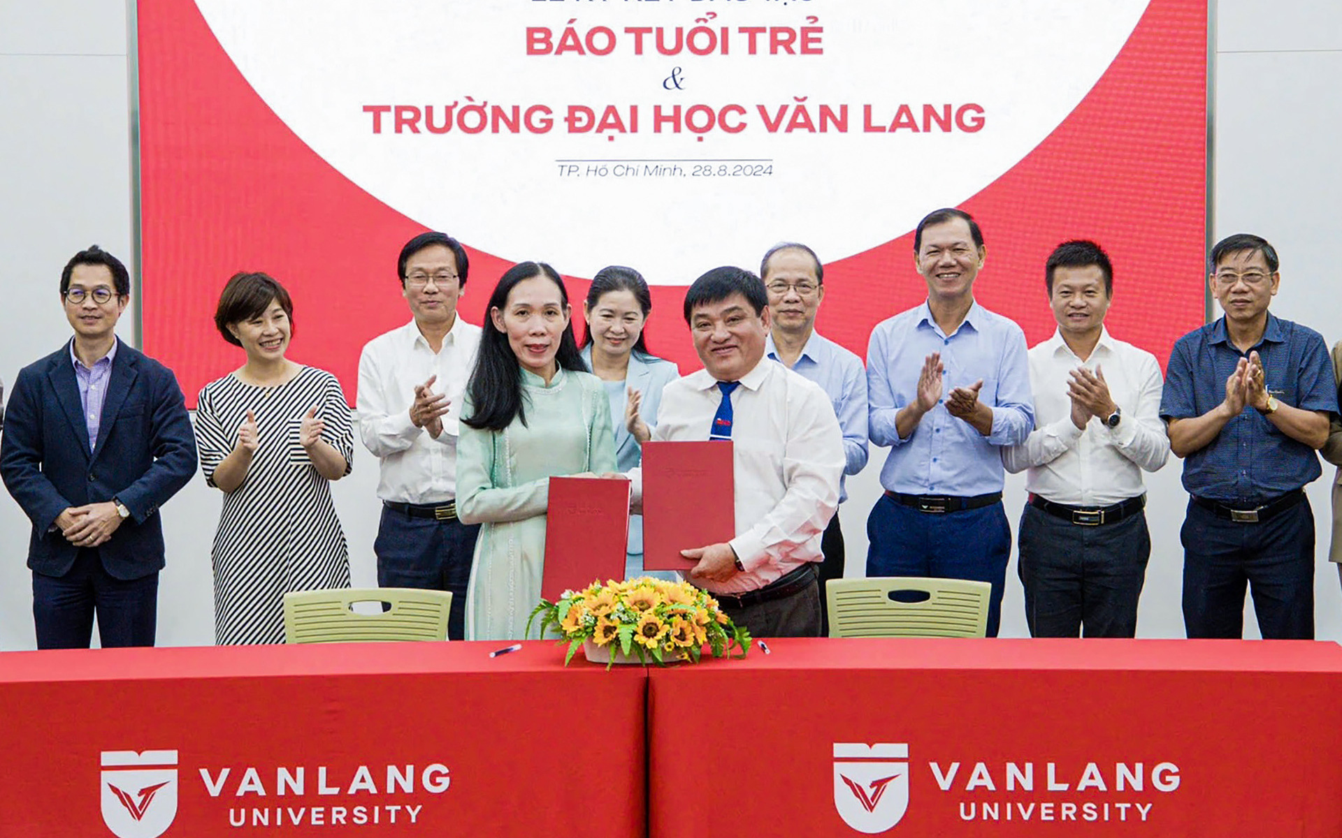 Lần đầu tiên 400 sinh viên Trường đại học Văn Lang học tại tòa soạn báo Tuổi Trẻ  - Ảnh 10.