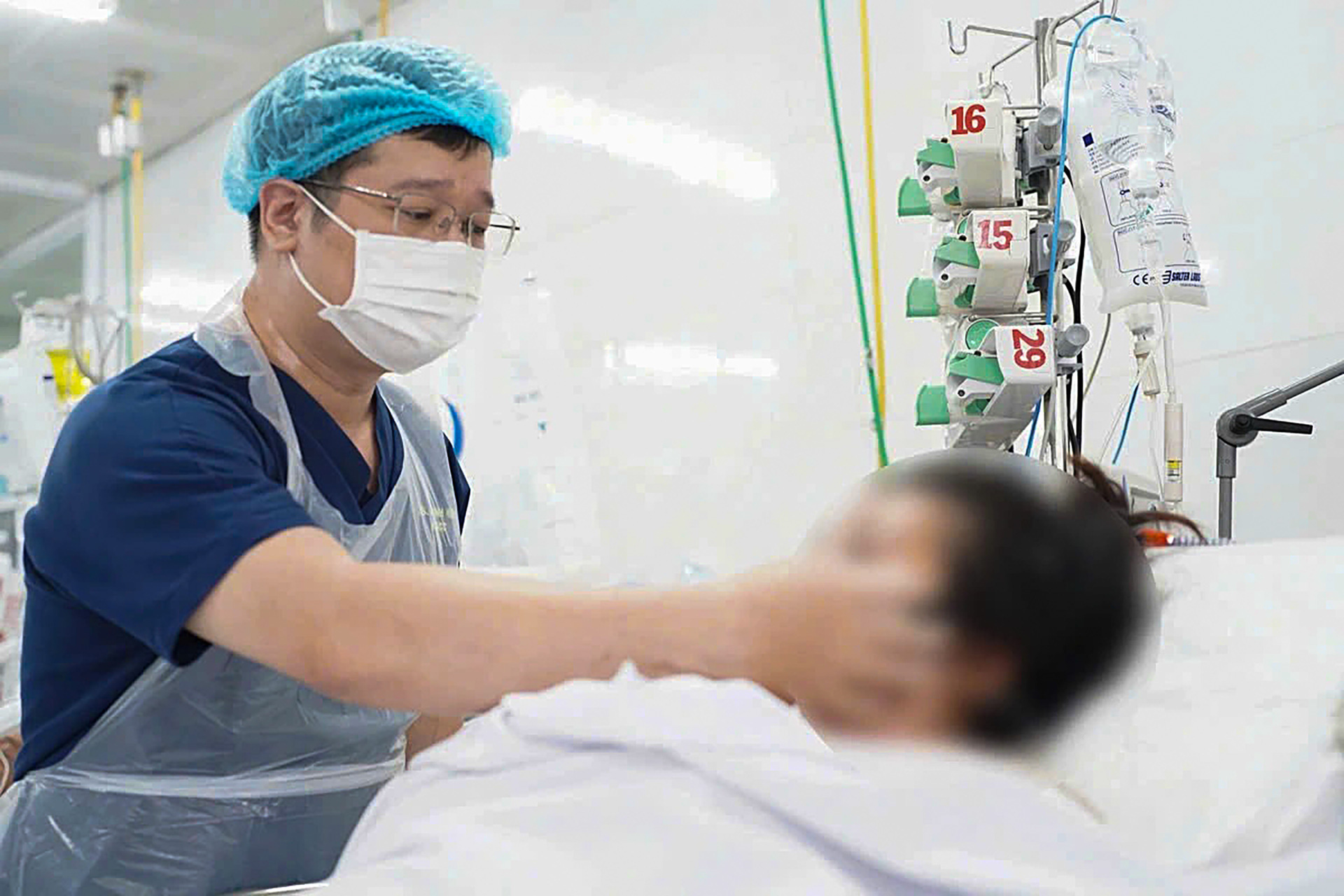 Xảy ra nhiều tai biến, Bệnh viện Răng Hàm Mặt Thẩm mỹ Paris bị yêu cầu tạm ngưng hoạt động - Ảnh 1. Xảy ra nhiều tai biến, Bệnh viện Răng Hàm Mặt thẩm mỹ Paris bị yêu cầu tạm ngưng hoạt động - Ảnh 1.