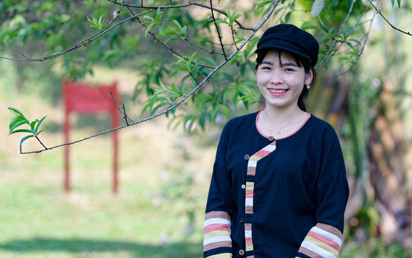 Đi cà phê, học ngoại ngữ miễn phí- Ảnh 2. Bạn trẻ dân tộc ở Hà Giang đổi đời nhờ làm du lịch