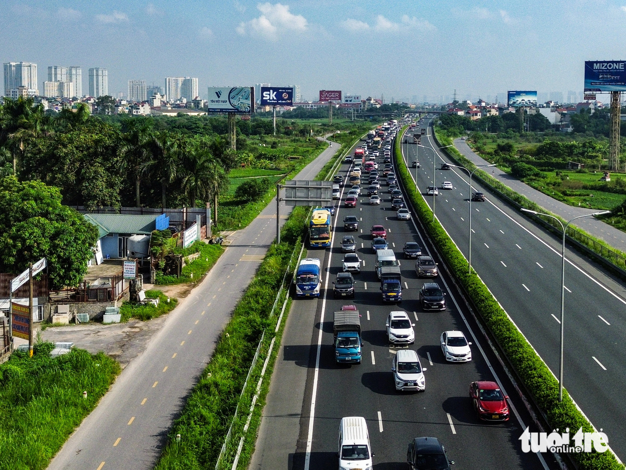 Ùn ùn rời Hà Nội nghỉ lễ, đi từ sáng sớm cũng không thoát cảnh tắc đường - Ảnh 15.