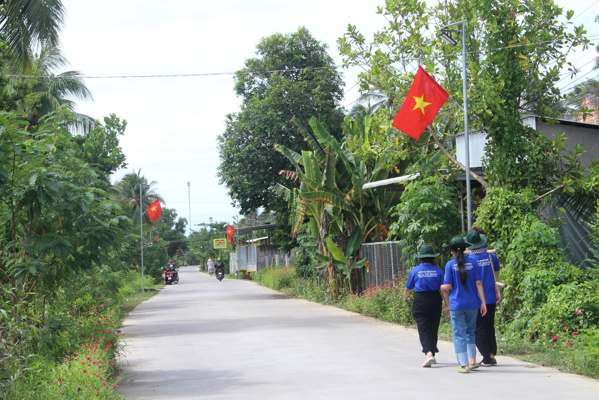 'Yêu thương tới bến' của sinh viên tình nguyện hè- Ảnh 10.