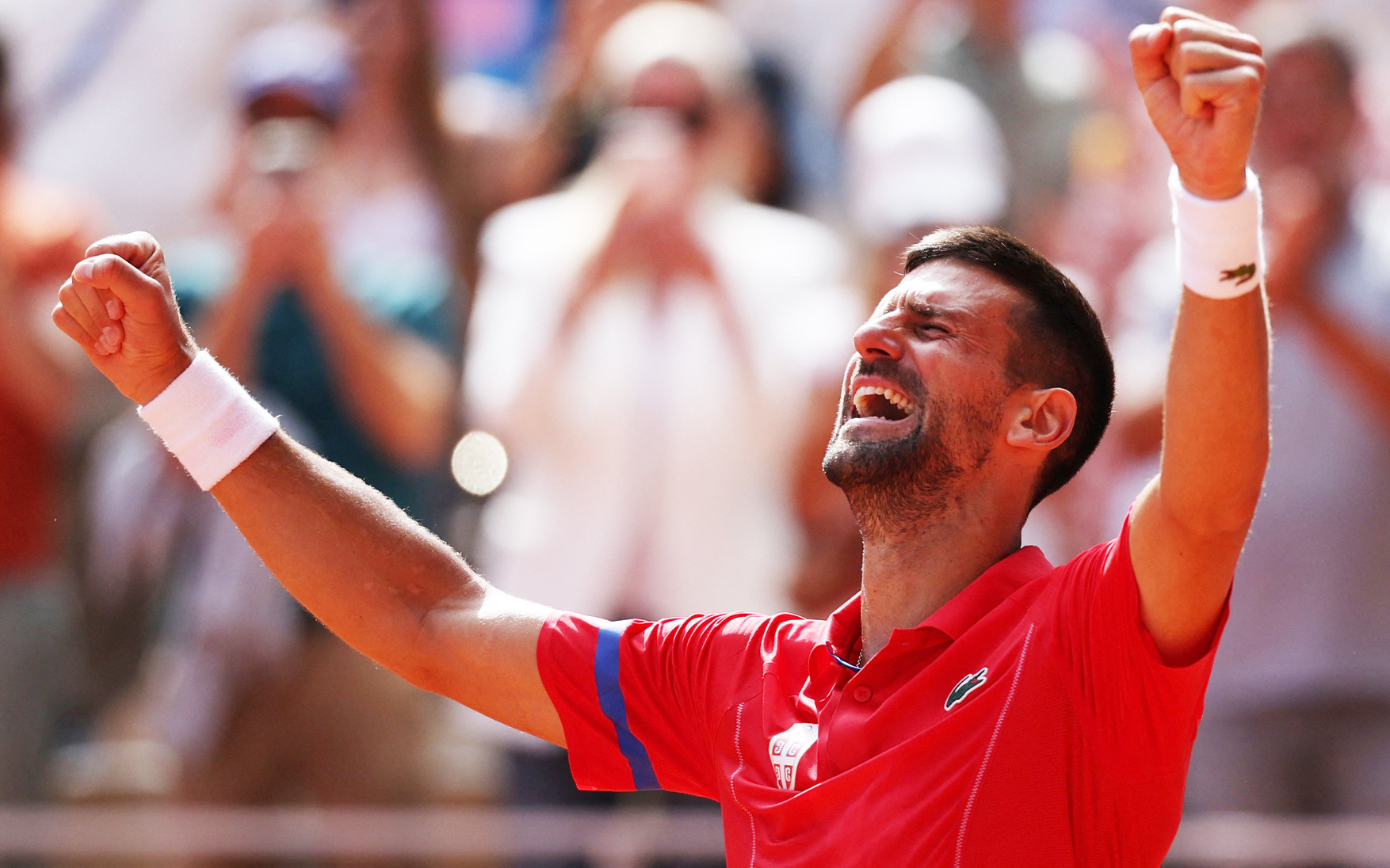 Djokovic: HCV Olympic là thành tựu lớn nhất trong sự nghiệp của tôi- Ảnh 4. Novak Djokovic khóc mừng HCV Olympic đầu tiên trong sự nghiệp