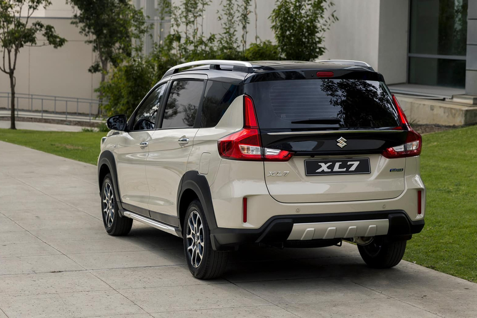 Suzuki XL7 Hybrid chốt lịch ra mắt Việt Nam, số phận Ertiga tiếp tục bỏ ngỏ- Ảnh 3. Suzuki XL7 Hybrid chốt lịch ra mắt Việt Nam, số phận Ertiga tiếp tục bỏ ngỏ- Ảnh 3.