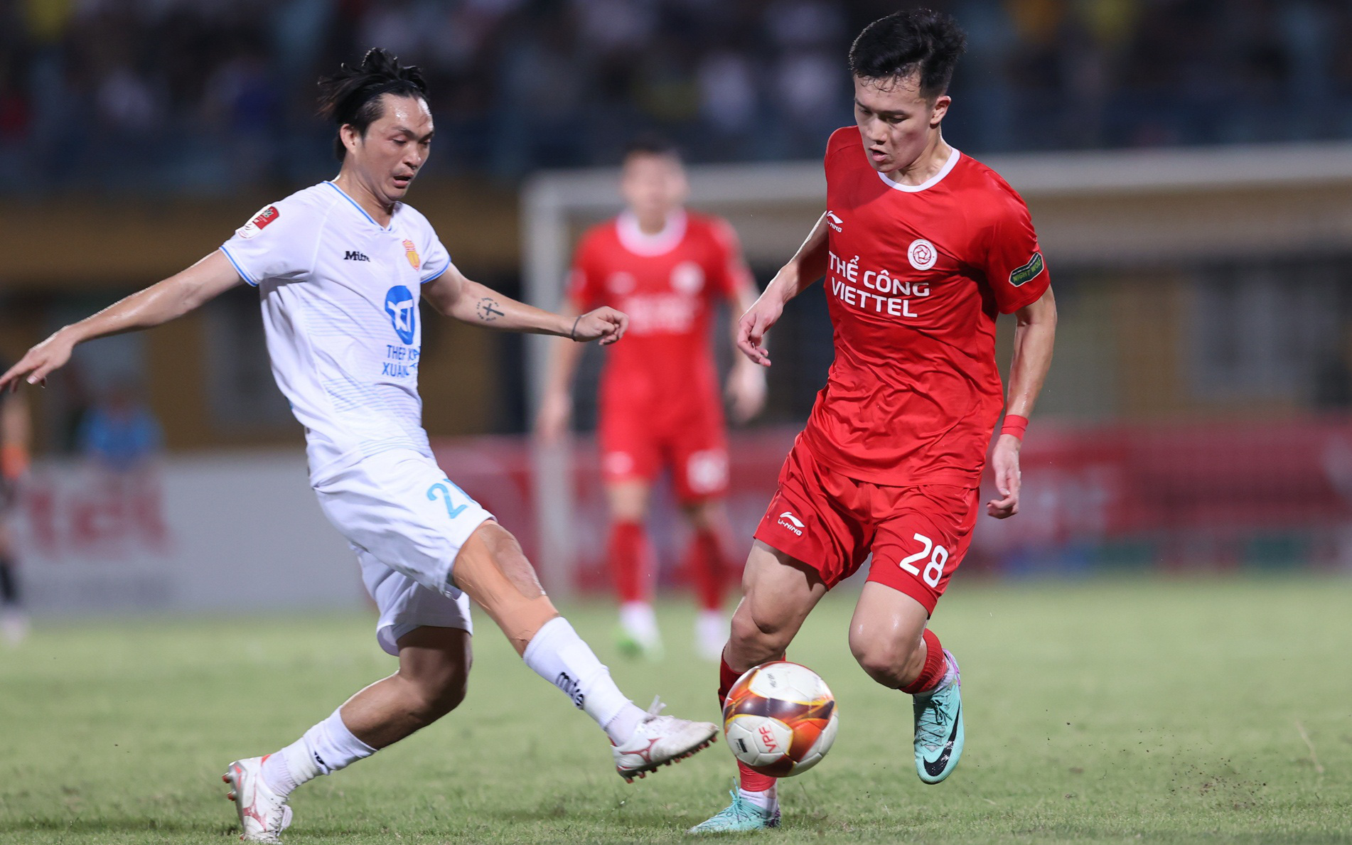 Thủ môn Đặng Văn Lâm sắp gia nhập CLB hạng nhất- Ảnh 3. V-League 2024-2025: Nhộn nhịp mua sắm chưa từng có