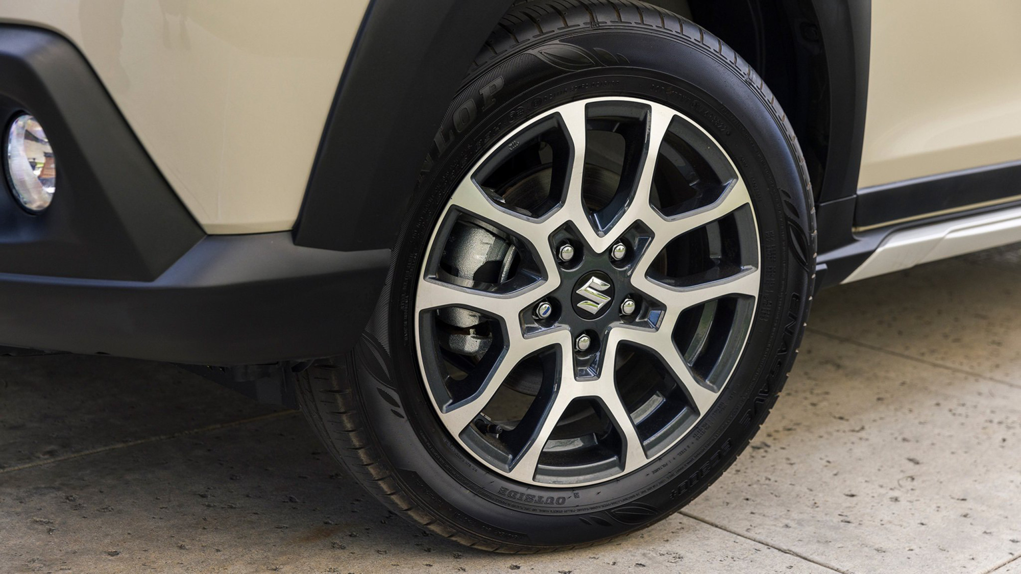 Suzuki XL7 Hybrid chốt lịch ra mắt Việt Nam, số phận Ertiga tiếp tục bỏ ngỏ- Ảnh 4. Suzuki XL7 Hybrid chốt lịch ra mắt Việt Nam, số phận Ertiga tiếp tục bỏ ngỏ- Ảnh 4.