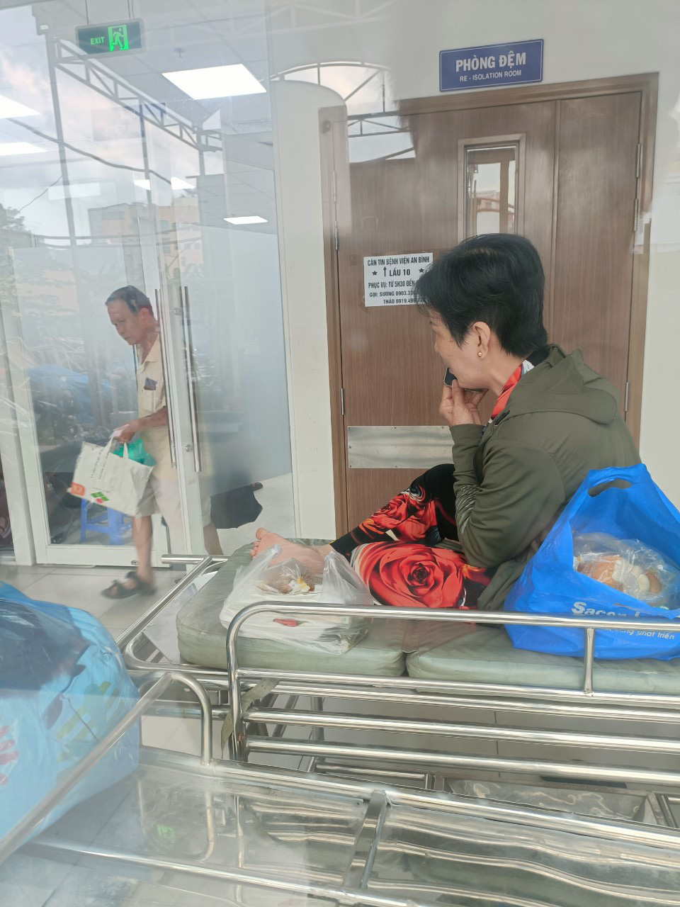 Đang họp, chuông điện thoại reo inh ỏi khiến mọi người chưng hửng- Ảnh 2. Khoan trách cứ, có những ồn ào cần thiết cho cuộc sống?