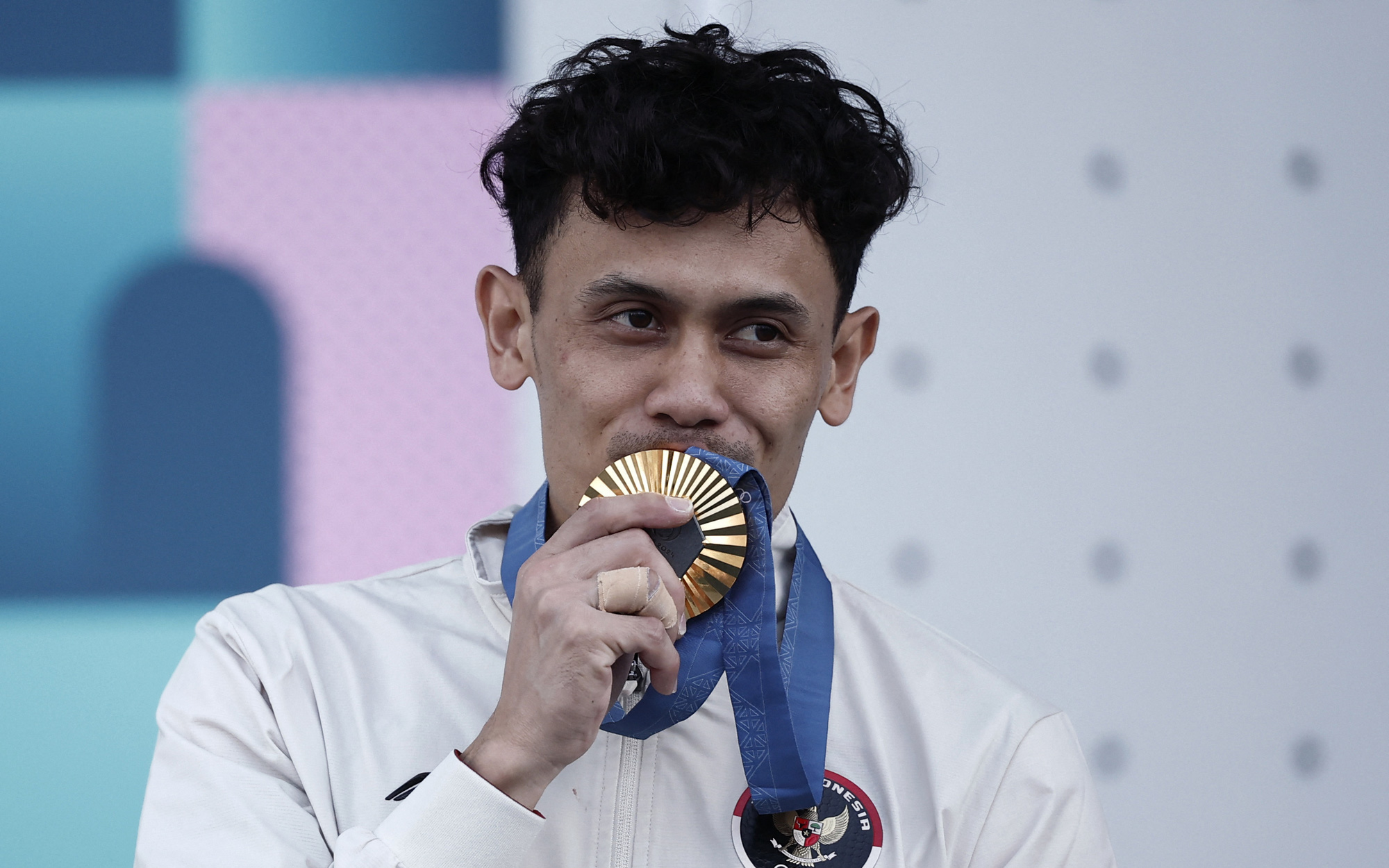 Máy tính soi tỉ số bóng đá nam Olympic 2024: Pháp sẽ thắng Tây Ban Nha- Ảnh 4. Indonesia giành HCV đầu tiên tại Olympic 2024 nhờ môn leo