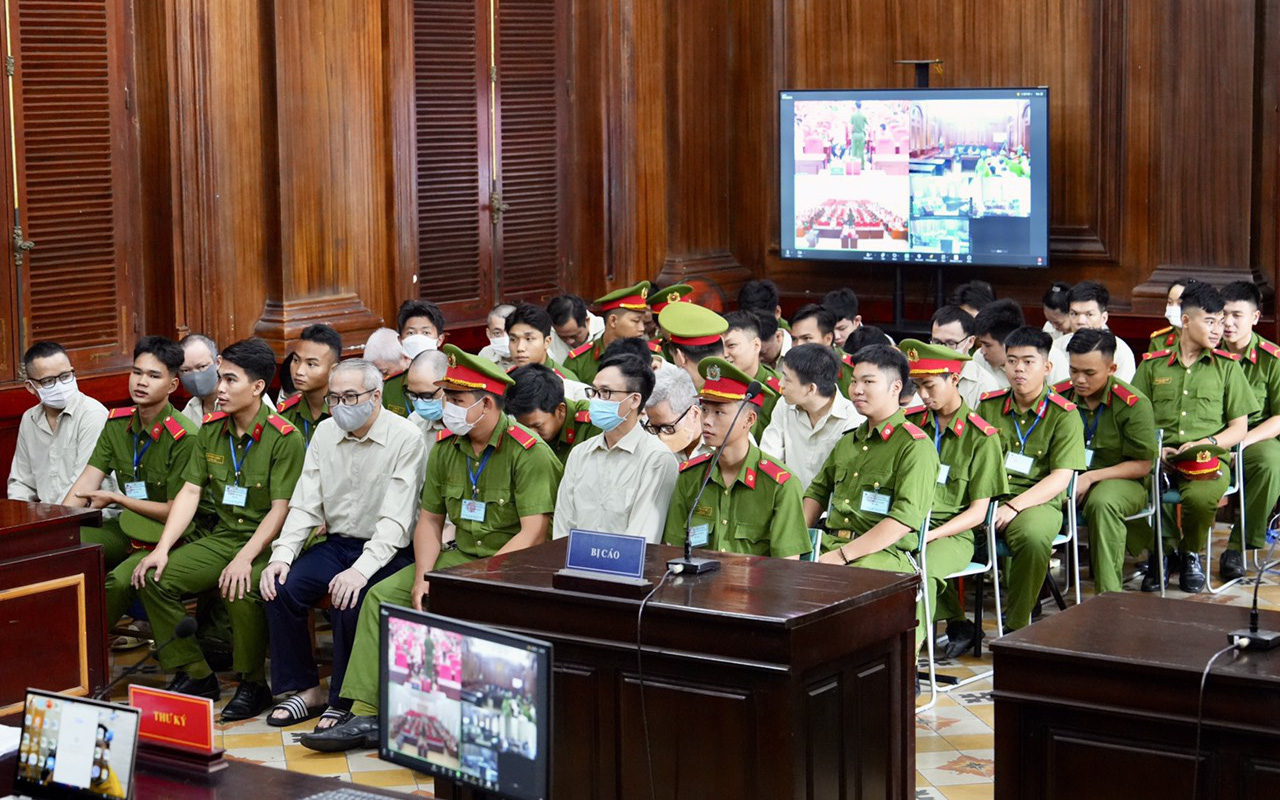 Vụ án Cục Đăng kiểm: Viện kiểm sát nói một số luật sư bào chữa kiểu ‘hai hàng’- Ảnh 2. Luật sư bào chữa: Các trung tâm đăng kiểm chịu áp lực lớn về chỉ tiêu