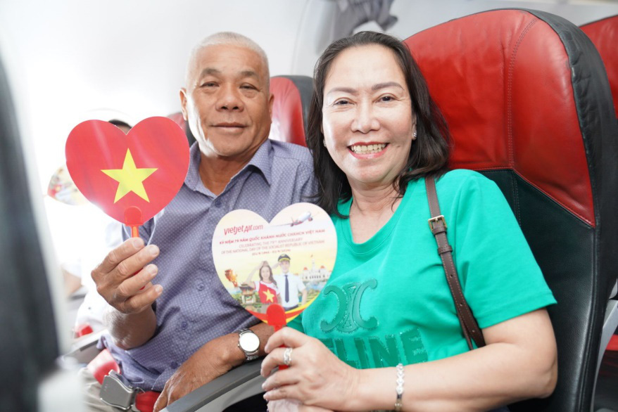 Muôn ánh sao vàng rộn ràng trên những chuyến bay Vietjet dịp kỷ niệm Quốc Khánh 2-9 - Ảnh 4.