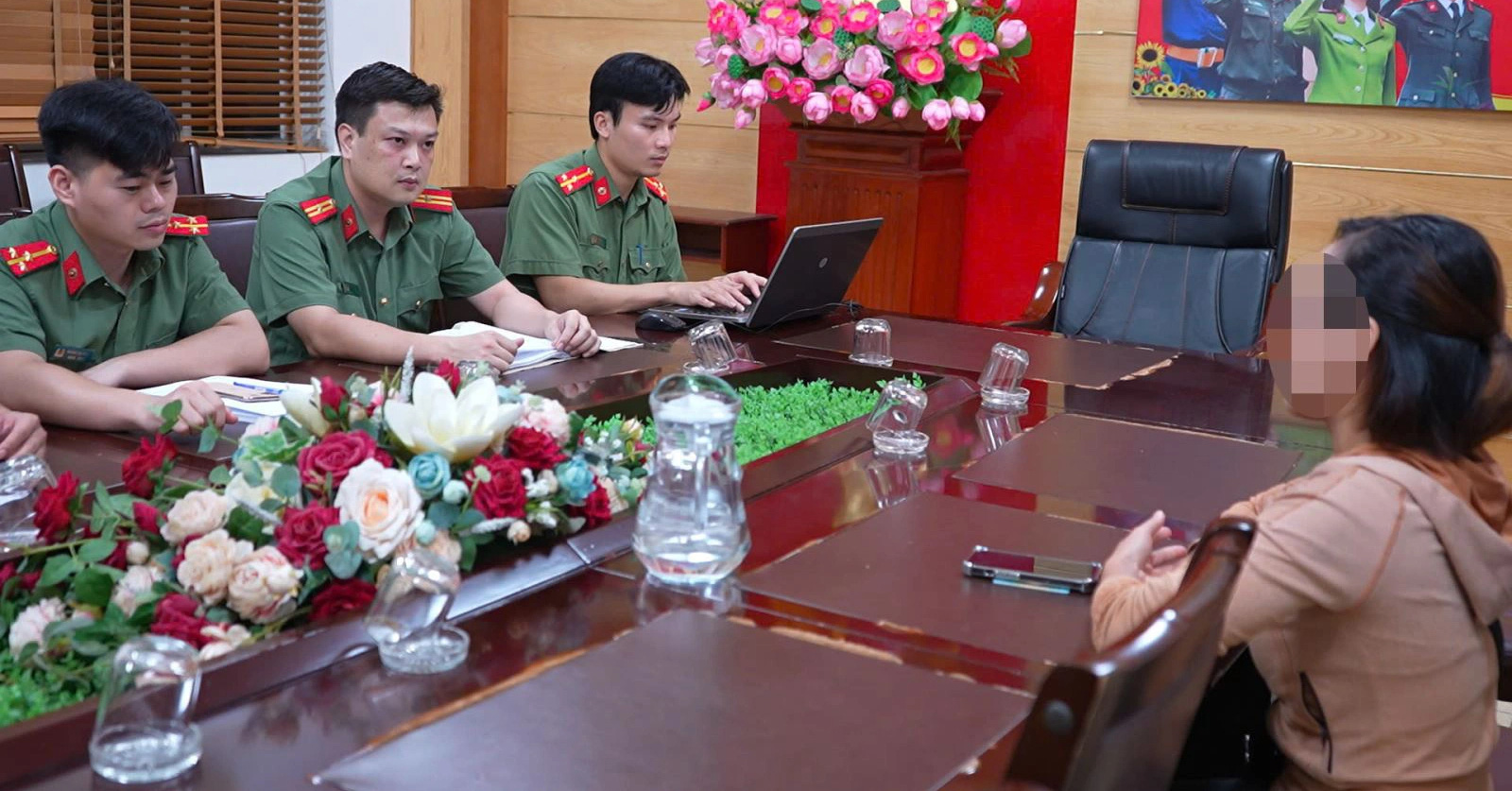 Quảng Ninh bác thông tin vớt được hàng chục xác người trên biển ở Cẩm Phả - Ảnh 1.