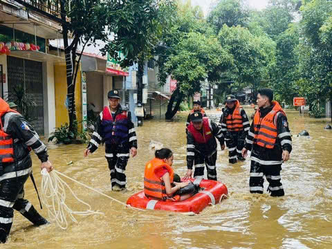 Sau bão lũ có nguy cơ xảy ra dịch bệnh, người dân phòng tránh như thế nào? - Ảnh 1.