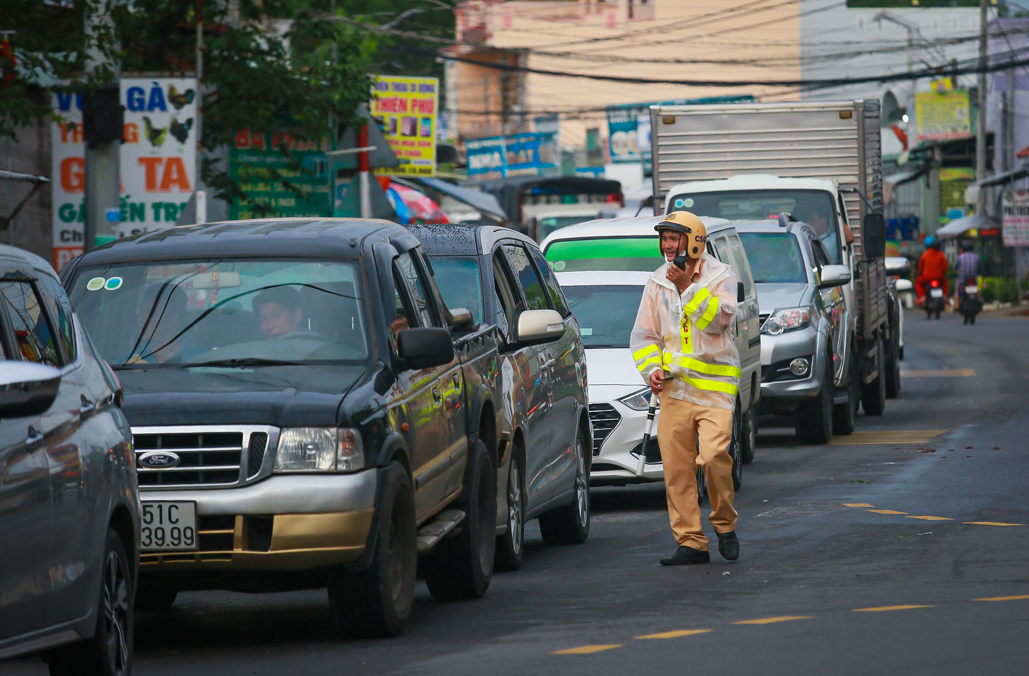 ‘Né’ cầu Long Thành trong thời gian sửa chữa, xe vẫn kẹt cứng đường vô phà Cát Lái - Ảnh 9.