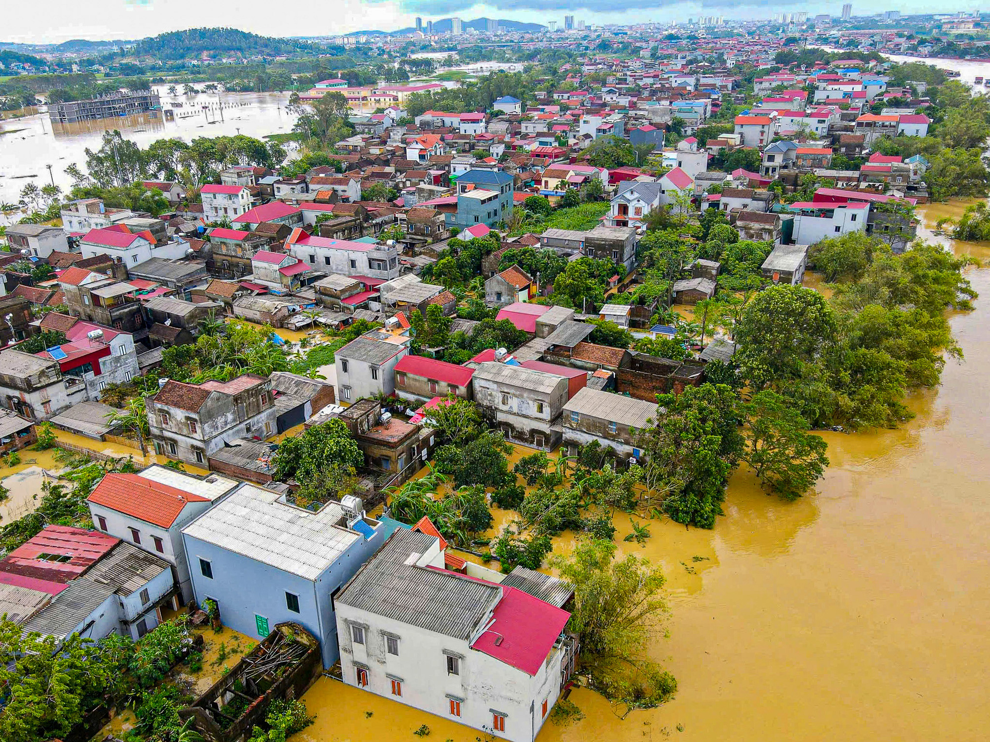 Rút lệnh báo động sông Cầu, mở đường tạm nối Bắc Giang - Quảng Ninh - Ảnh 1.