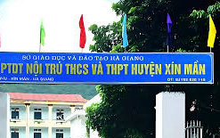 Ăn ở căng tin trường, 23 học sinh nhập viện nghi ngộ độc thực phẩm - Ảnh 2.