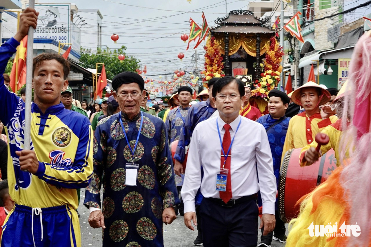 Sáng nay giữa những cơn mưa, Cần Giờ làm lễ đưa rước Nghinh Ông cầu mưa thuận gió hòa - Ảnh 6.