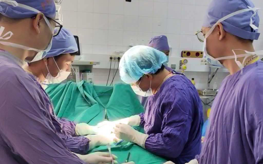 Bệnh 'biến cô gái thành chàng trai' - Ảnh 2.