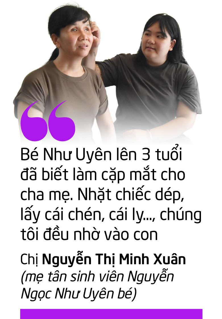 ‘Đôi mắt sáng’ của cha mẹ khiếm thị tự tin bước vào giảng đường - Ảnh 5.