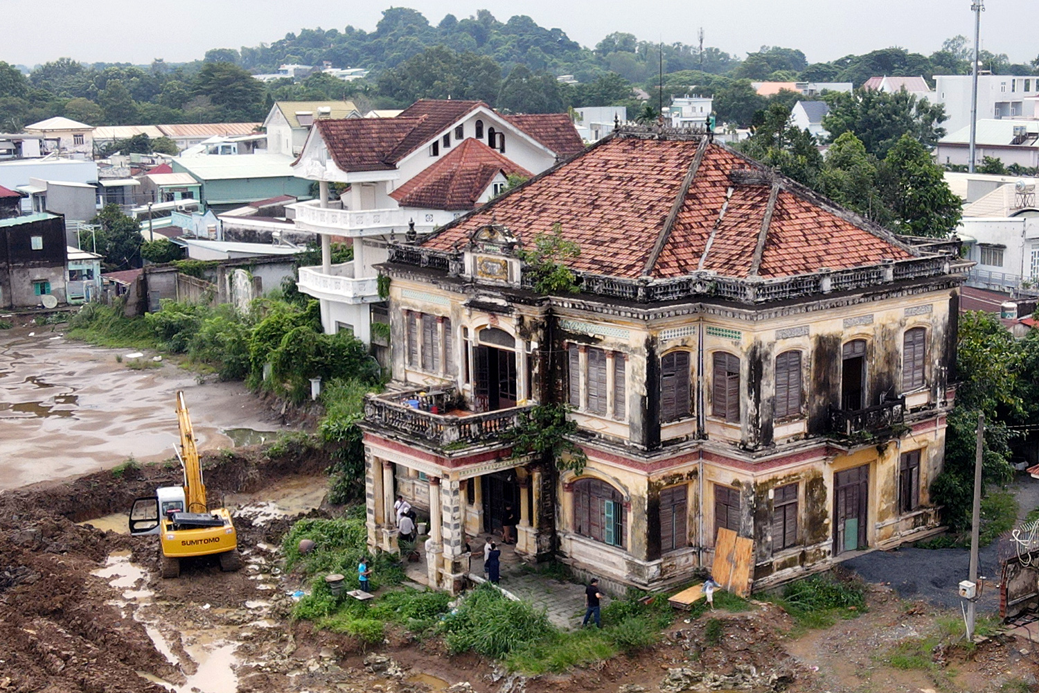 Dư luận lên tiếng, Đồng Nai khảo sát lại việc di dời biệt thự trăm tuổi - Ảnh 2.