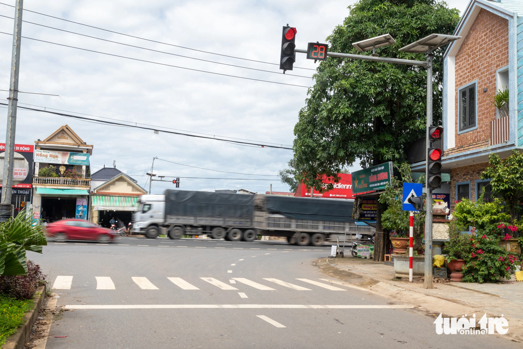 Liên tục tai nạn chết người, va chạm, dân gọi ngã tư bất ổn, tỉnh rốt ráo vào cuộc - Ảnh 3.