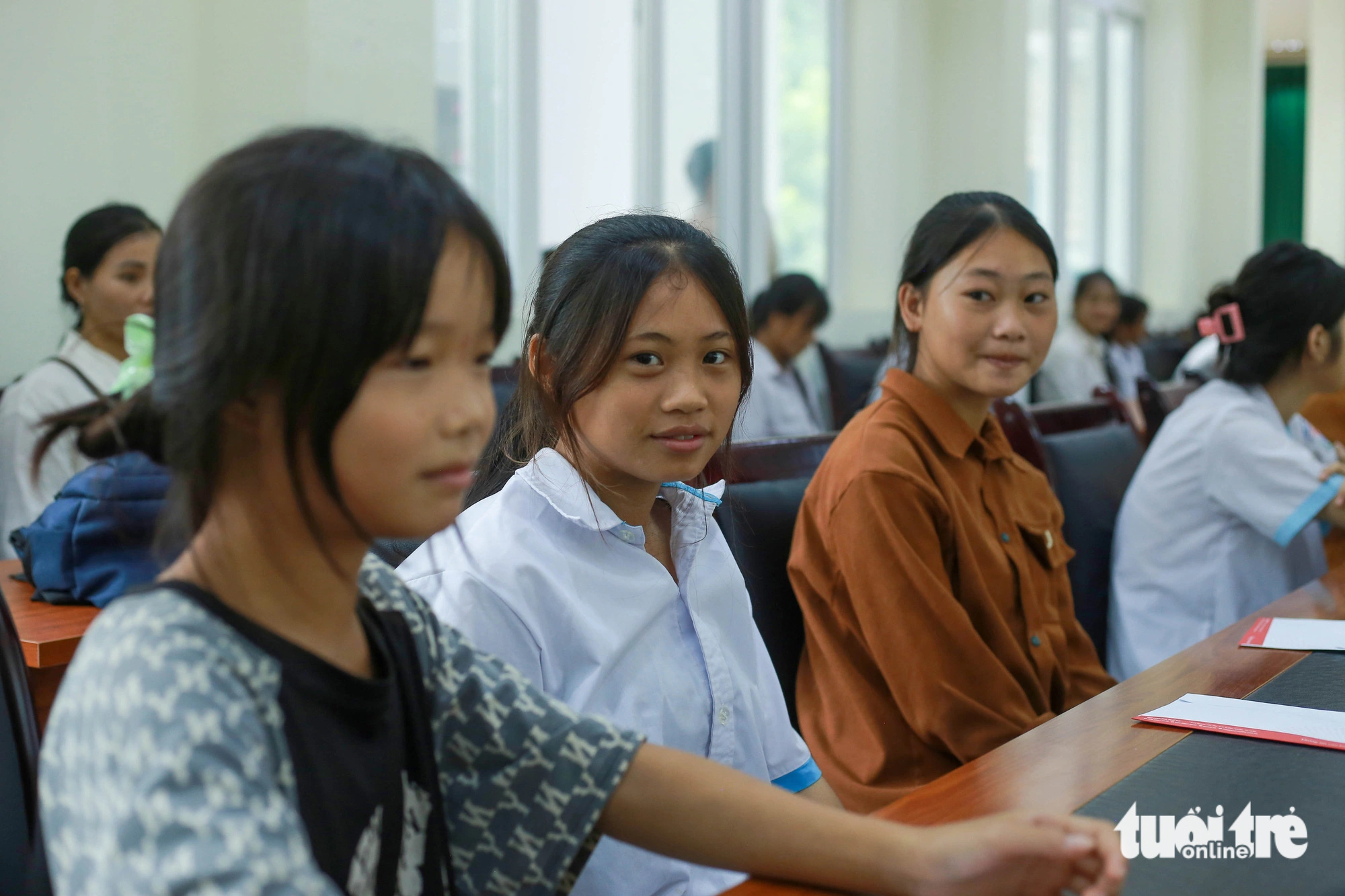 Học sinh vùng lũ Cao Bằng: 'Tiền này em đưa bố mẹ mua sách vở, dựng lại nhà' - Ảnh 6.