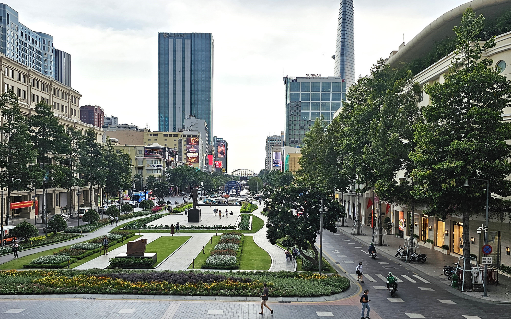 Hồ sơ thuế tăng, chi nhánh đăng ký đất đai làm cả thứ 7 - Ảnh 3.