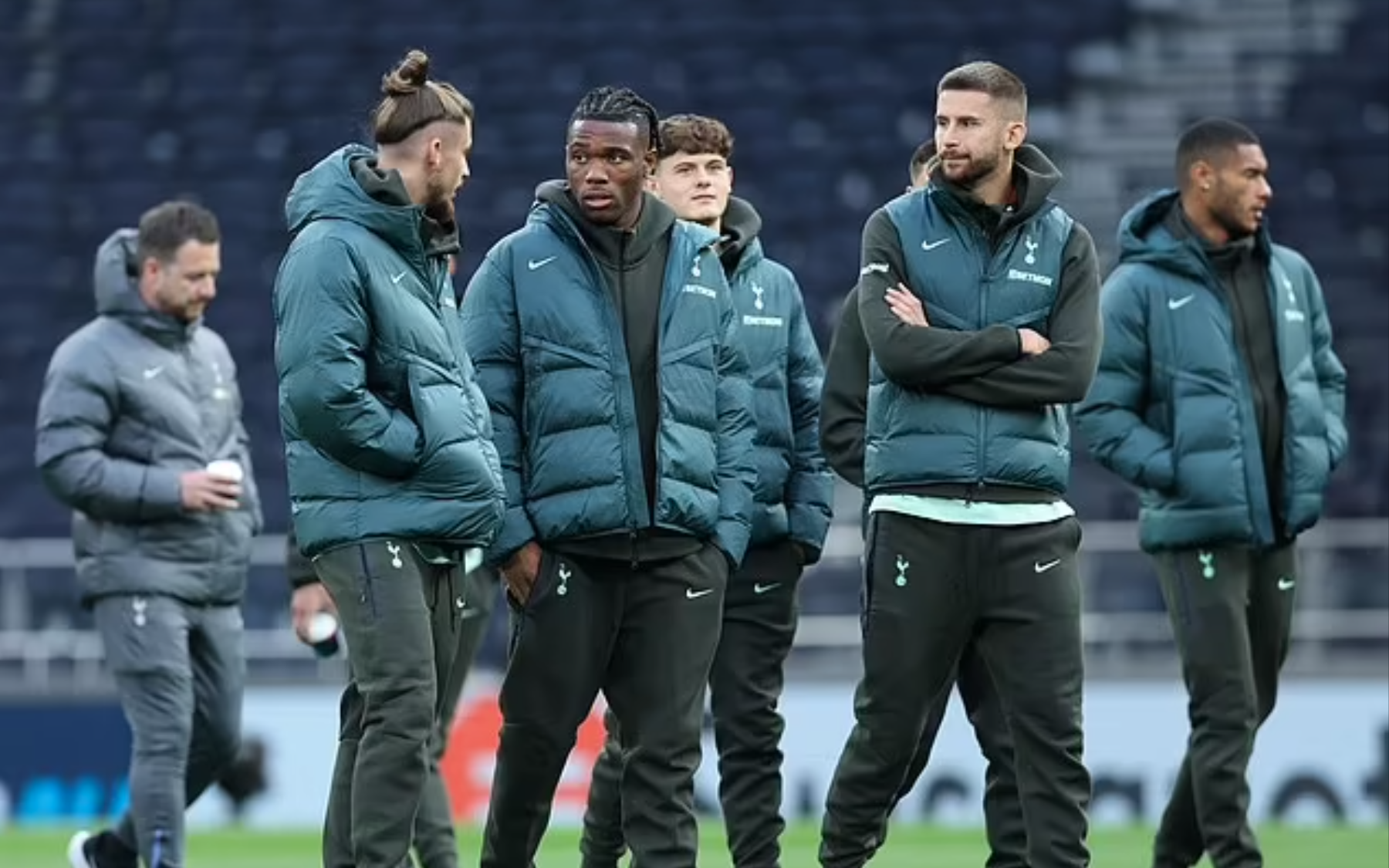 Tottenham sửa logo, cổ động viên nói ‘thật vô nghĩa’ - Ảnh 5.