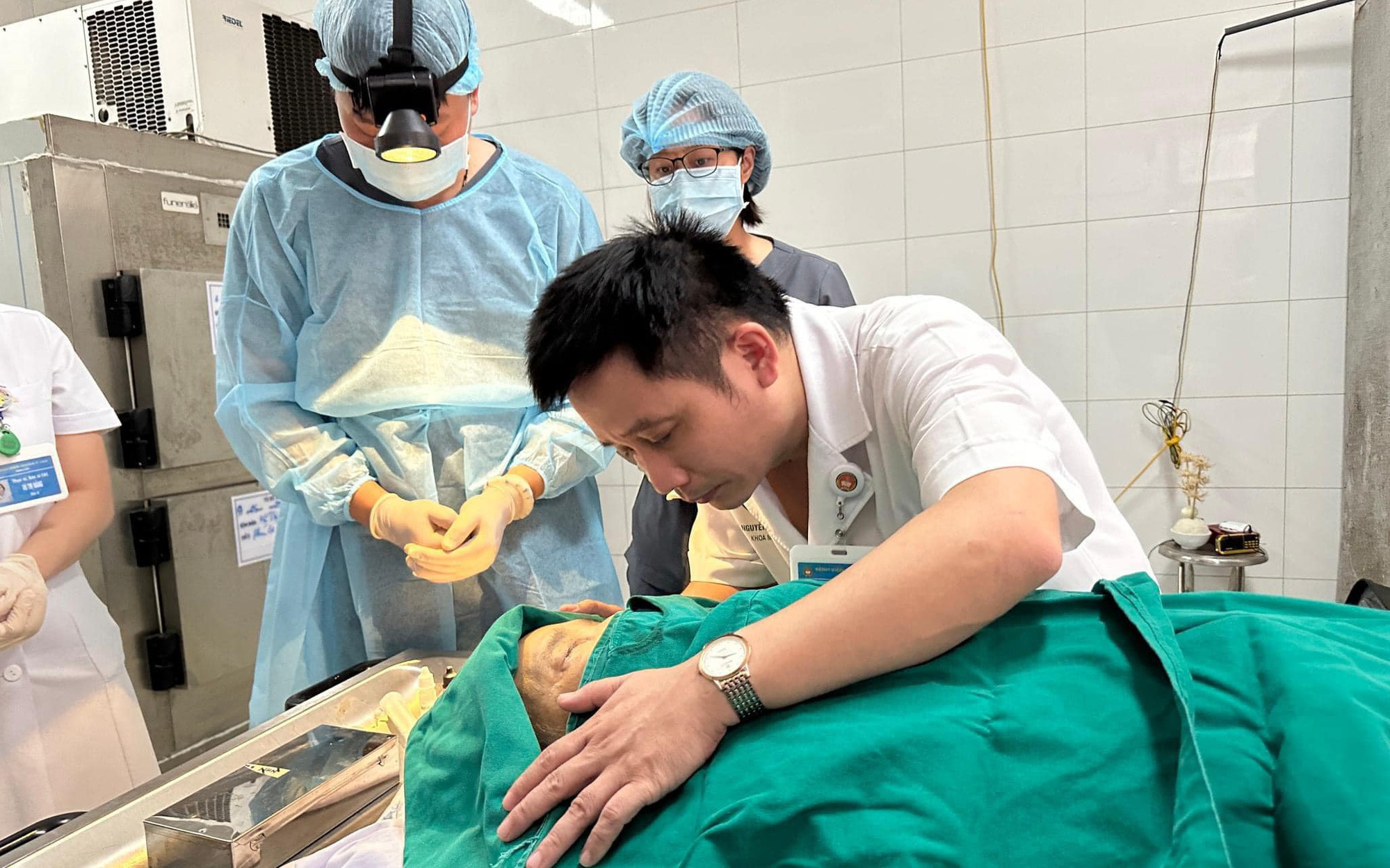 Cụ ông 86 tuổi để lại di nguyện: Hiến giác mạc để thắp sáng cho bệnh nhân mù lòa - Ảnh 3.