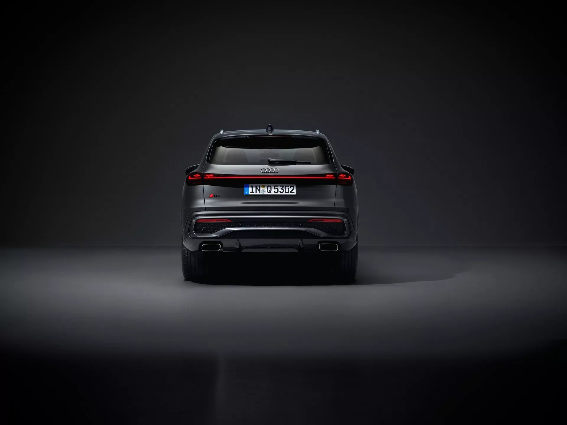 Audi Q5 2025 ra mắt: Nội thất rộng nhất lịch sử, 3 màn hình ‘hot trend’, bản base mạnh hơn 200 mã lực đấu GLC- Ảnh 10. Audi Q5 2025 ra mắt: Nội thất rộng nhất lịch sử, 3 màn hình ‘hot trend’, bản base mạnh hơn 200 mã lực đấu GLC- Ảnh 10.
