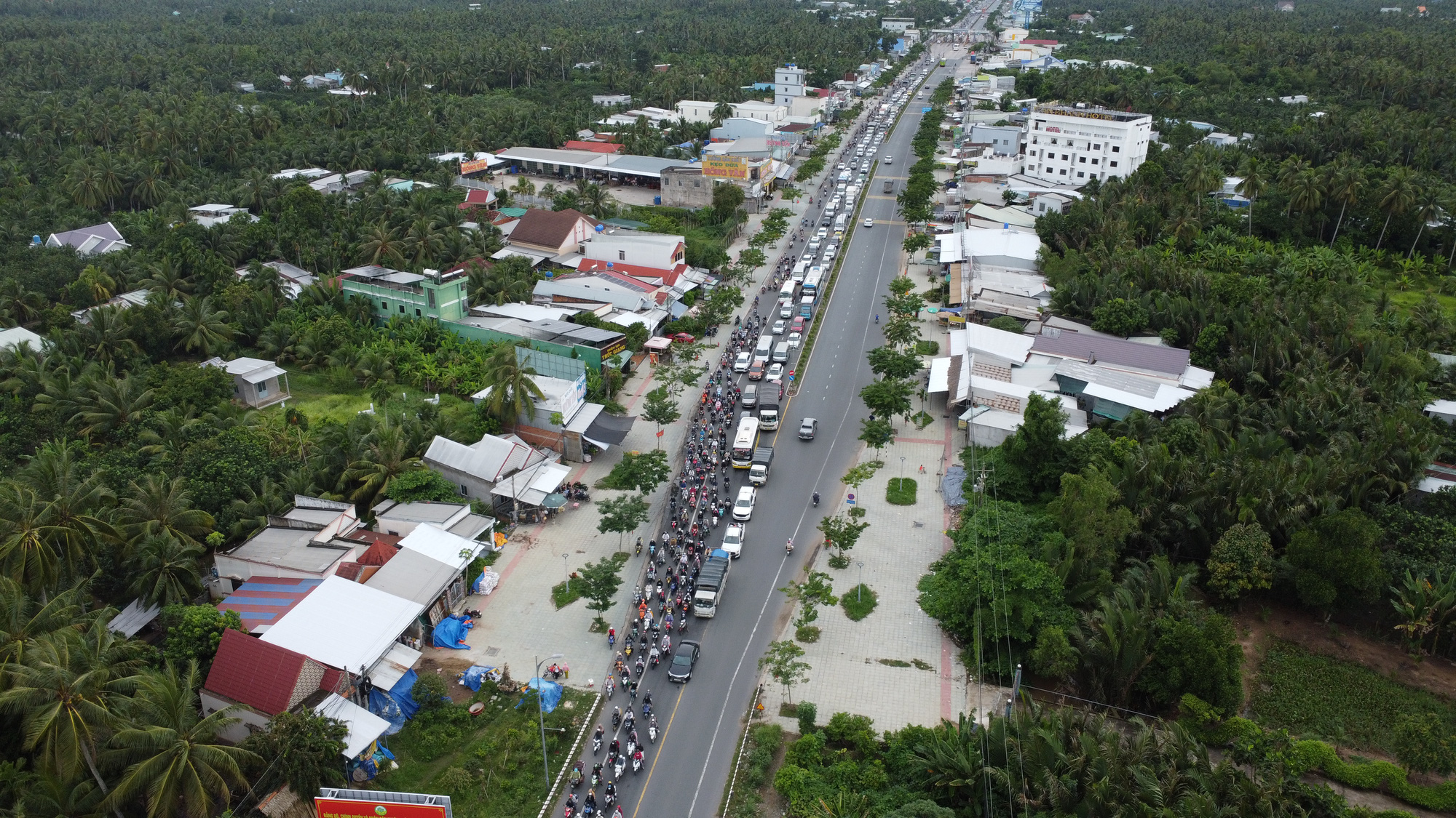  Người dân miền Tây quay lại thành phố sau lễ, "dễ thở" hơn nhờ điều tiết hợp lý - Ảnh 2.