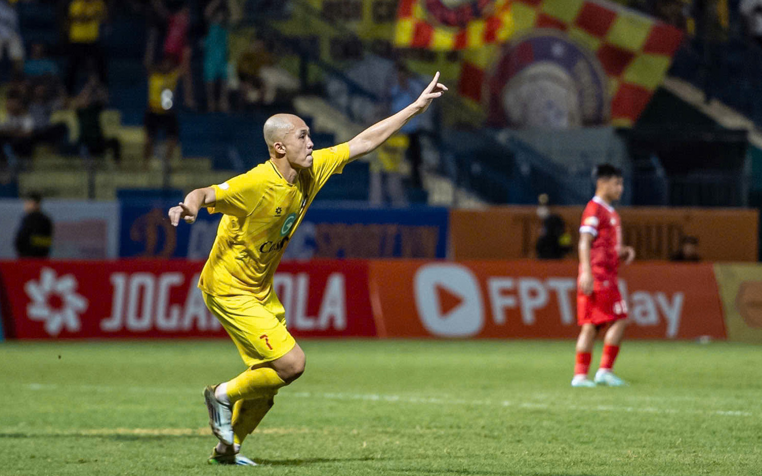 CLB Công An Hà Nội có chiến thắng đầu tiên tại V-League 2024 - 2025 - Ảnh 4.