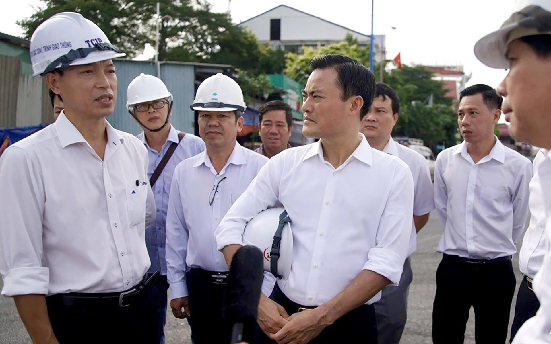 Chính thức thông xe cầu Năm Lý, bà con vui mừng sắp đỡ kẹt xe - Ảnh 1.