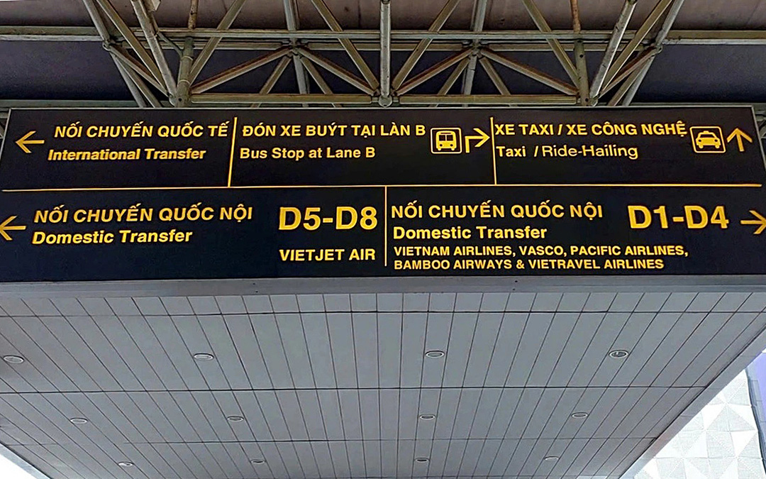 Các bảng chỉ dẫn metro tại trung tâm TP.HCM đã bị tháo gỡ - Ảnh 5.