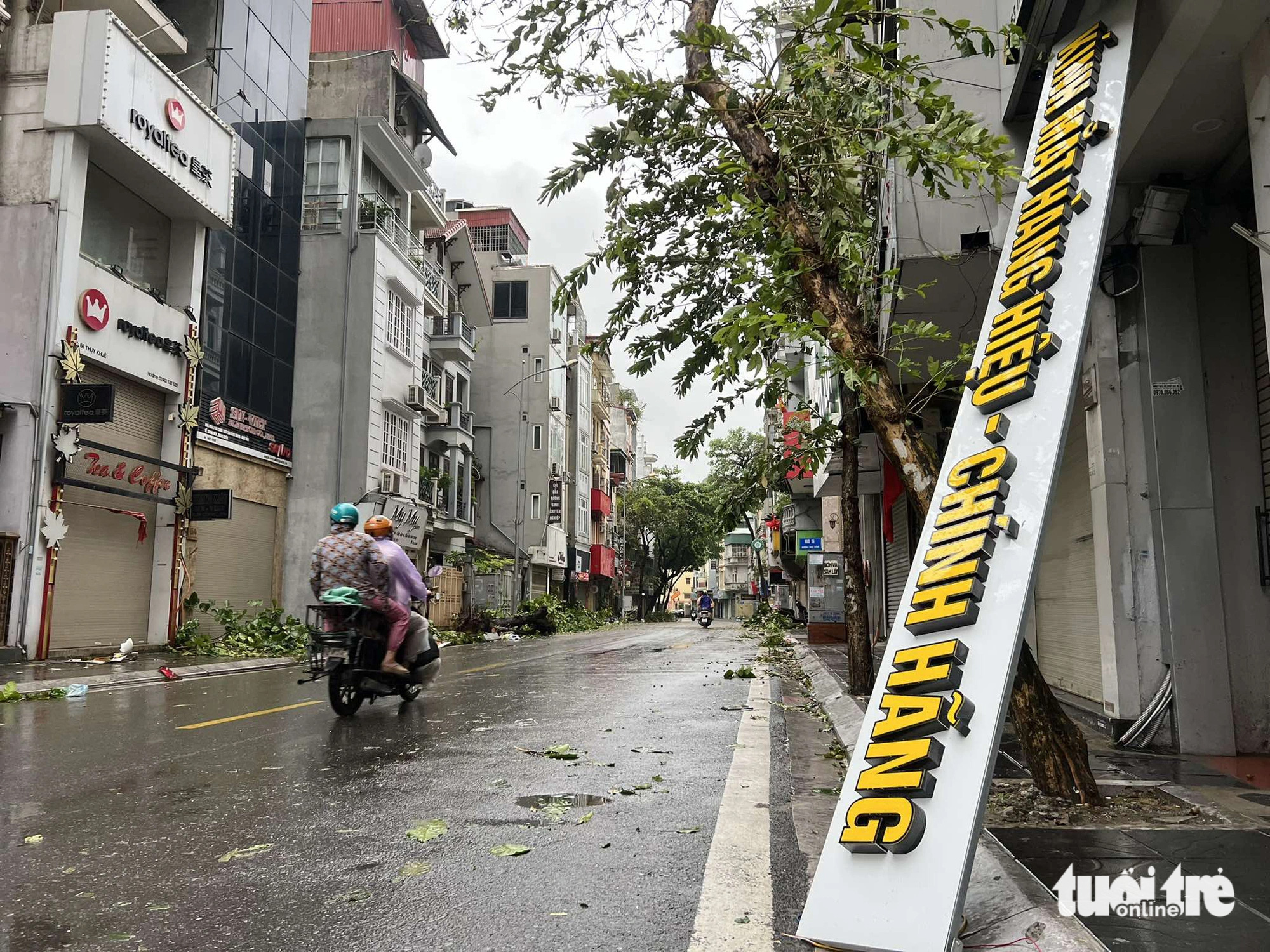 Sau ngày đêm bão số 3 càn quét khủng khiếp: Các tỉnh miền Bắc ngổn ngang cảnh gãy đổ - Ảnh 11.