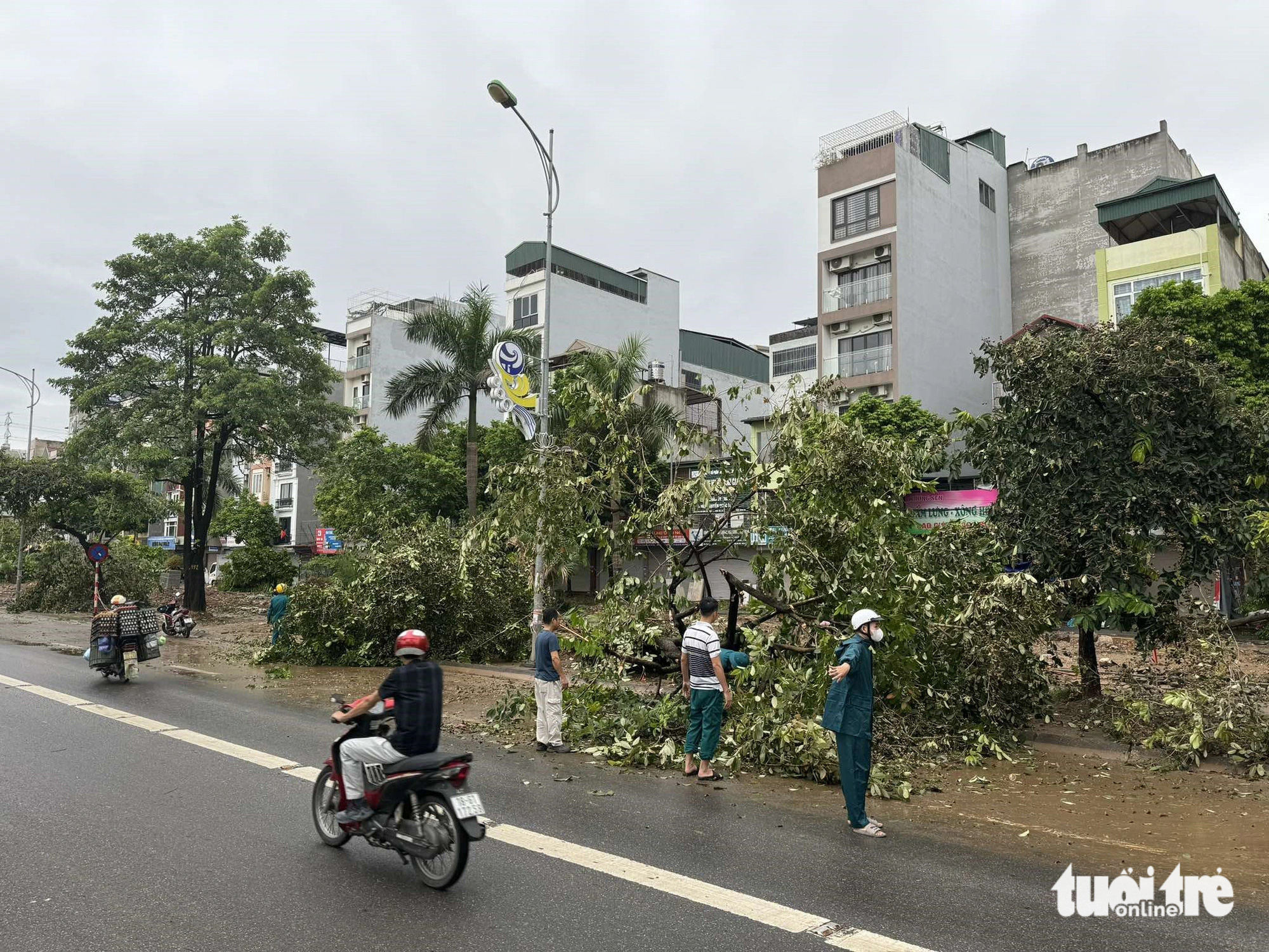 Hải Phòng nhiều nơi ngập nặng, Bắc Giang mất điện diện rộng sau bão - Ảnh 9.